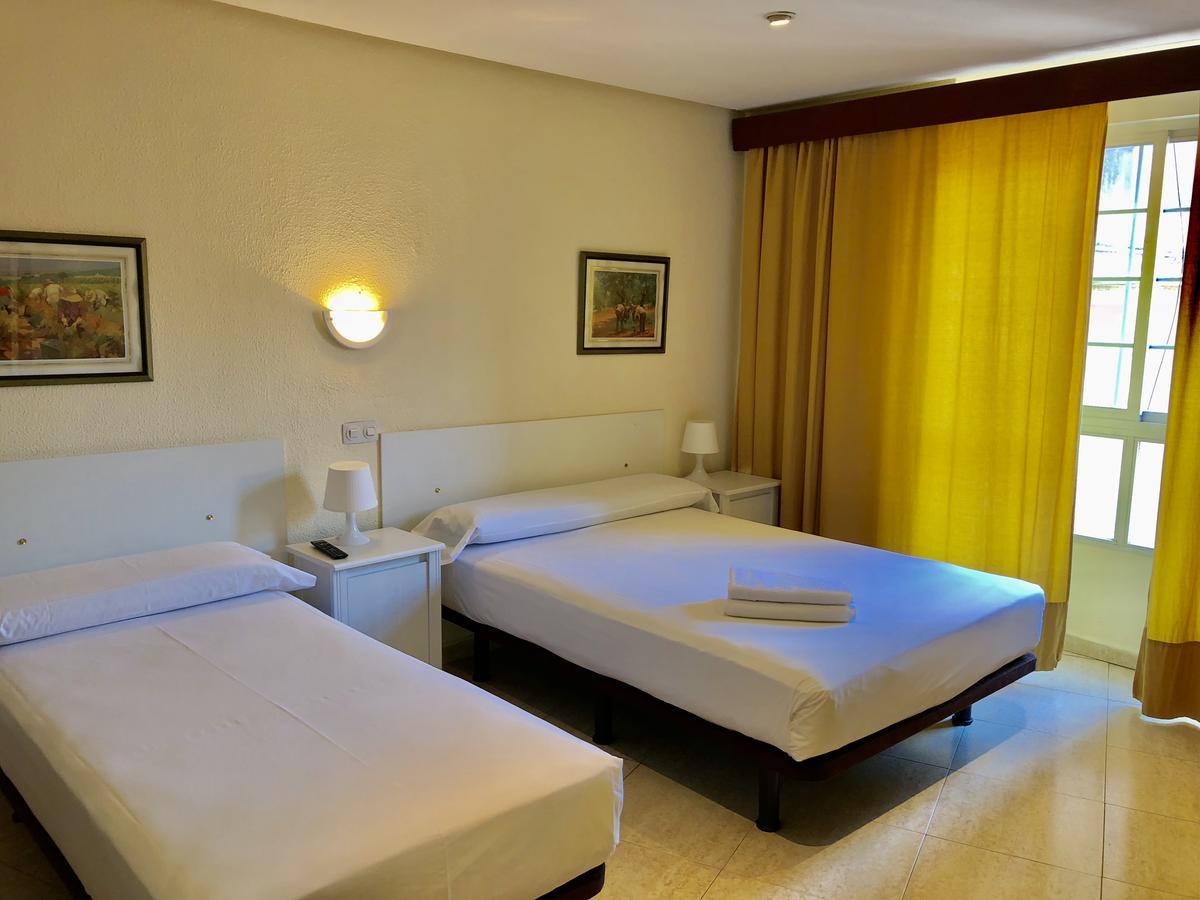 Hostal Arriaza Madrid Exterior photo